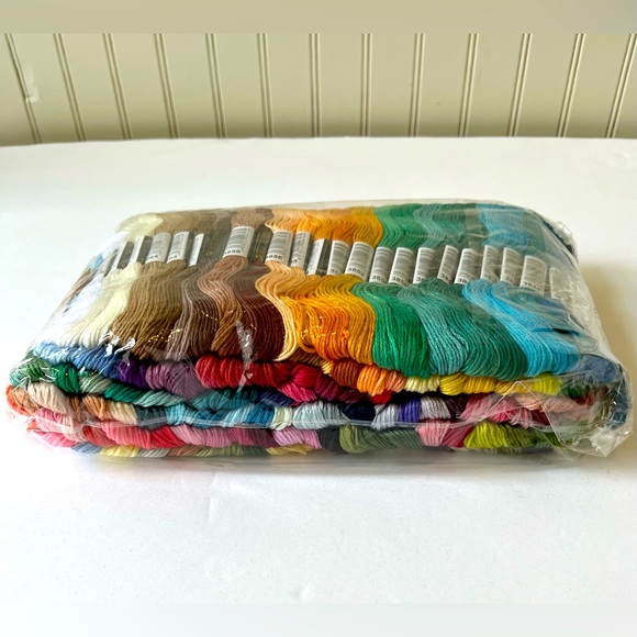 NEW - LOT OF 150 COLORS OF TYCHE SPECIAL EMBROIDERY FLOSS. NEW IN PACKAGE - Picture 1 of 3
